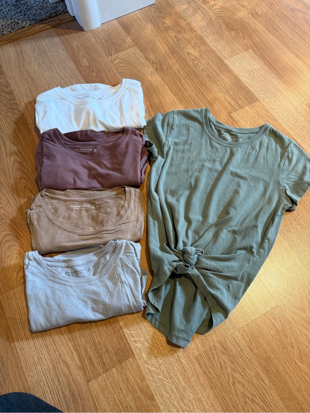 Abercrombie soft tee bundle - 5 shirts